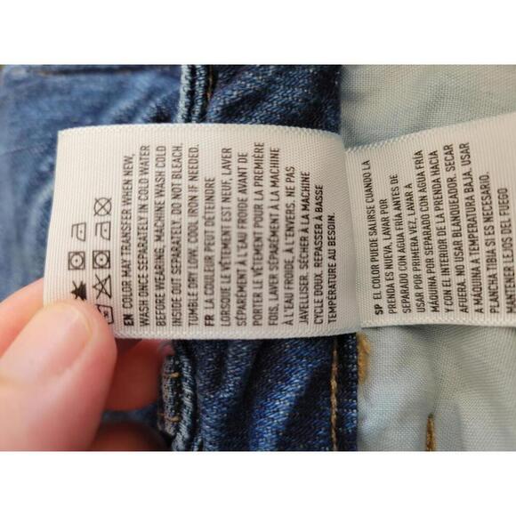 American Eagle Outfitters size 4 blue distressed denim hi-rise tomgirl jeans - Picture 6 of 6